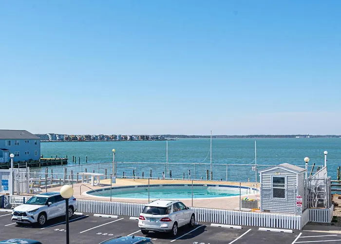 Poolside Bayfront Sunset Views 2 Parking Spots Midtown Oc Holiday home