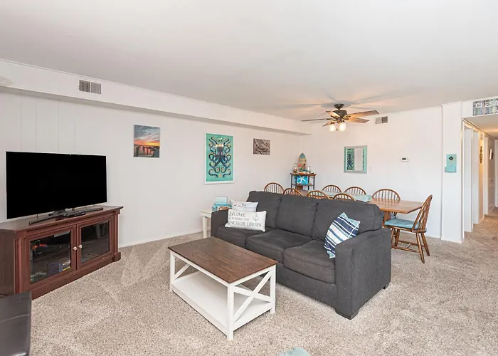 Poolside Bayfront Sunset Views 2 Parking Spots Midtown Oc Holiday home *