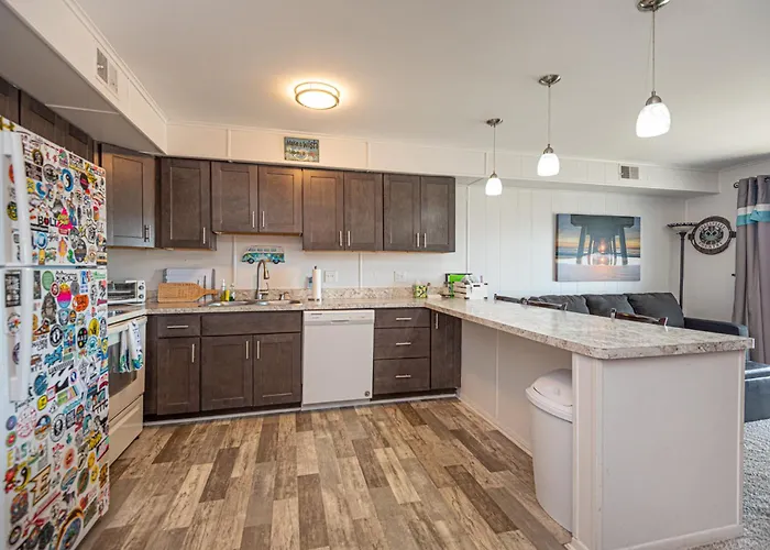 Holiday home Poolside Bayfront Sunset Views 2 Parking Spots Midtown Oc *
