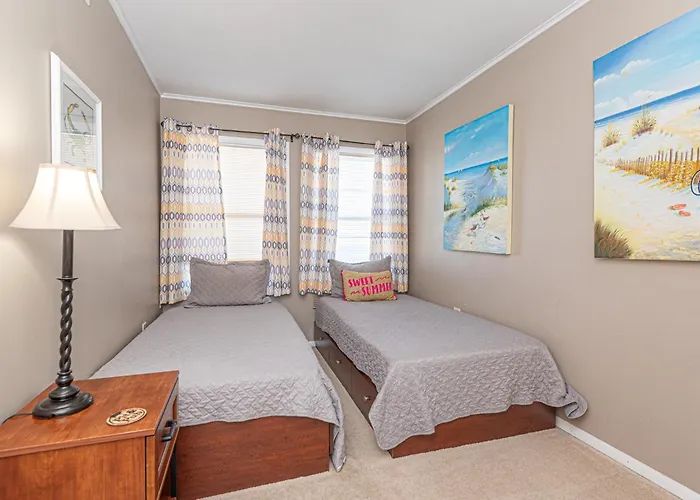 Poolside Bayfront Sunset Views 2 Parking Spots Midtown Oc Holiday home *