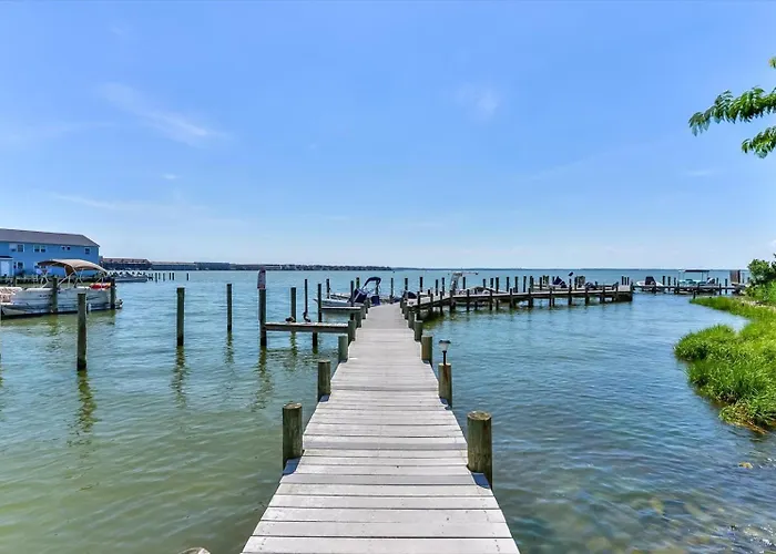Holiday home Poolside Bayfront Sunset Views 2 Parking Spots Midtown Oc *